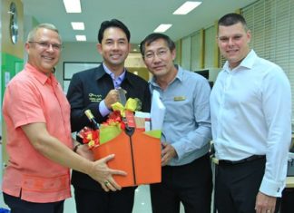 Mayor receives New Year best wishes from Centara